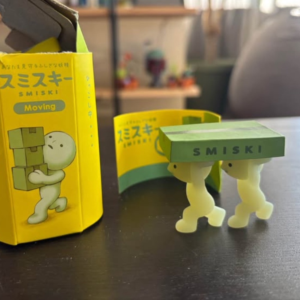 [SOLD] [NEW] Smiski Moving series; Smiski teamwork